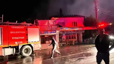 Kütahya'da Çıkan Yangında İki Ev Yanarak Kullanılamaz Hale Geldi