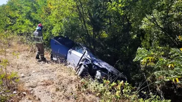 Safranbolu'da Otomobil Şarampole Uçtu