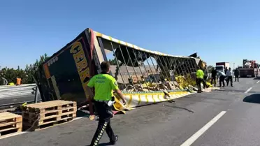 Afyonkarahisar'da Sıvı Yağ Yüklü Tır Devrildi