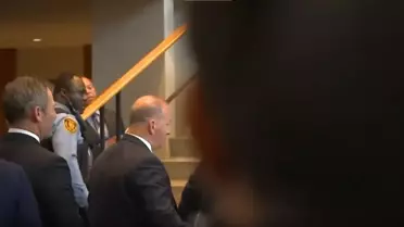 Yürüyen merdiven Trump binecekken arızalandı