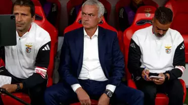 Binlerce taraftarın önünde neye uğradığını şaşırdı! Mourinho'ya 90+1 şoku
