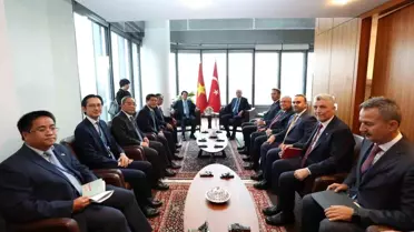 Erdoğan, Vietnam Devlet Başkanı ile Görüştü