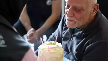 Alo Evlat Sağlık Kulübü'nden Yaşlılara Doğum Günü Sürprizi