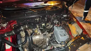 Nazilli'de Alev Alan Tofaş Otomobili Sürücüsü Kendini Kurtardı