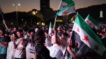 Suriye halkı, Şara'nın BM konuşmasını dinlemek için meydanlarda toplandı