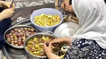 Yüksekova'da Kadınlar Pestil Yapımında