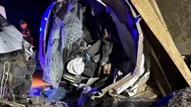 Diyarbakır'da feci kaza: 2 ölü, 1 yaralı