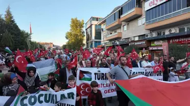 Gediz'de Filistin'e destek yürüyüşü: 'Zulme karşı susmayacağız'