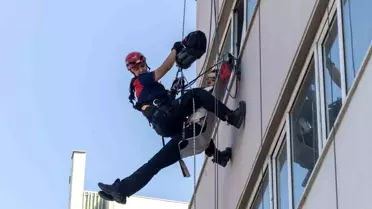 İzmir'de Yangın Söndürme Tatbikatı Başarıyla Gerçekleşti