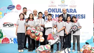 Malatya'da 300 Okula Spor Malzemesi Desteği