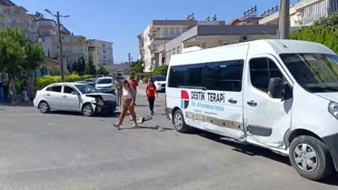 Manavgat'ta Trafik Kazası: 2 Yaralı