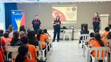 Jandarma Öğrencilere Güvenlik Eğitimi Verdi