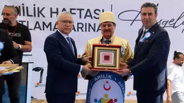 Sivas'ta Ahilik Haftası Kutlamalarında Yılın Ahisi TSK'ya Bağışta Bulundu