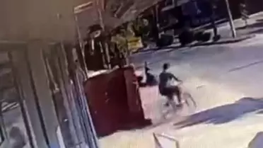 Adana'da Bisiklet Hırsızlığı Kamerada