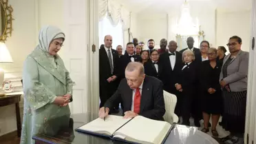 Cumhurbaşkanı Erdoğan ve Eşi Blair House'da Çalışanlarla Hatıra Fotoğrafı Çektirdi
