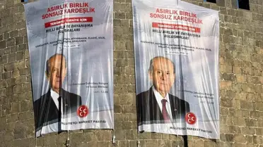 Diyarbakır'da Bahçeli Posterleri