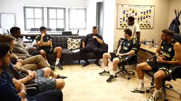 Fenerbahçe Başkanı Futbolcularla Buluştu
