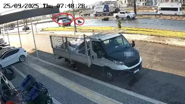 Antalya'da Motosiklet Kazası: Son Anda Kurtuluş