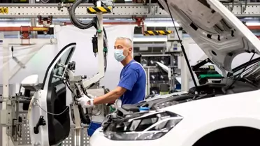 Kriz derinleşiyor! Otomotiv devi 13 bin kişiyi daha işten çıkaracak