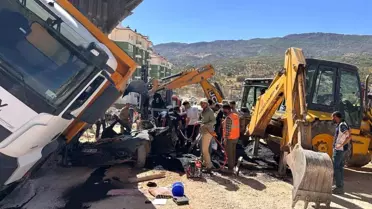 Kamyonun Devrilmesiyle Sürücü Hayatını Kaybetti