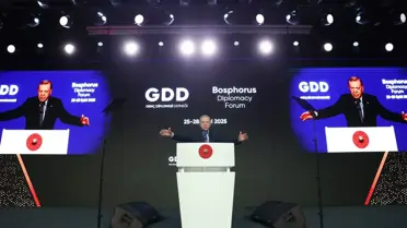 Cumhurbaşkanı Erdoğan: Gençlerimiz umudumuzu artıran bir istikbal yıldızıdır