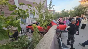 Tokat'ta Otomobil Bisiklete Çarptı, 3 Çocuk Yaralandı