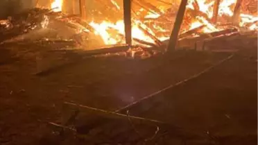 Kastamonu'da Yangın: İki Katlı Ev ve Ahır Kül Oldu