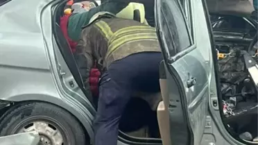 Otomobil, park halindeki tankere çarptı: 3 ölü, 2 yaralı