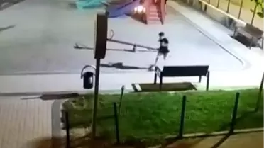 Bursa'da Çocuklar Parkta Yangın Çıkardı