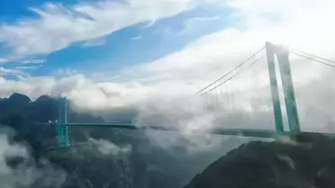 Dünyanın en yüksek köprüsü açıldı: Yolculuk süresi 2 saatten 2 dakikaya düştü