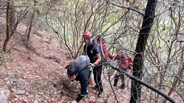 İzmir'de Mahsur Kalan Gençler İtfaiye Tarafından Kurtarıldı