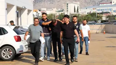 Kozan'da Oto Galeriye Kurşunlama