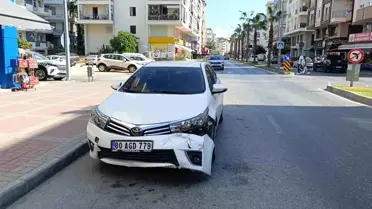 Antalya'da Otomobil Motosiklete Çarptı