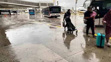 İstanbul'da Sağanak Yağış Zor Anlar Yaşattı