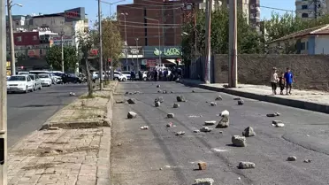 Bağlar'da Yol Kapama Eylemi