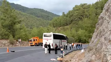 Akseki'de Minibüs ve Otobüs Çarpıştı: 1 Ölü, 1 Yaralı