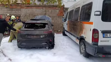 İnegöl'de Park Halindeki Araçta Yangın