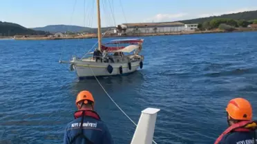 Çanakkale Boğazı'nda Tekne Kurtarıldı