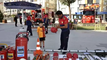 Burdur'da İtfaiyecilik Haftası Etkinliği: Çocuklar İtfaiye Araçlarıyla Tanıştı