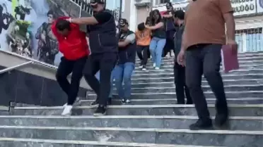 Evine gizlice girdikleri iş insanına işkence edip silah zoruyla boş senet imzalattılar