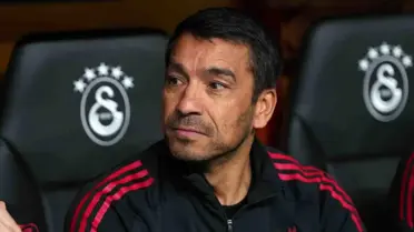 Van Bronckhorst, Liverpool'un Yardımcı Antrenörü