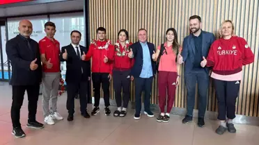 Hindistan'da Başarı: Altın ve Gümüş Madalya