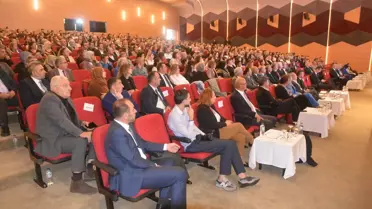 Eğitimi Güçlendirmenin Yolu: Öğretmenler