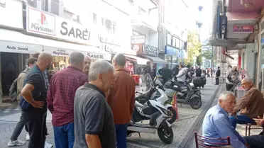 Akyazı'da Tehlikeli Bina Tahliye Edildi