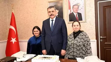 Vali Çiftçi, Özel Çocukların Doğum Gününü Kutladı