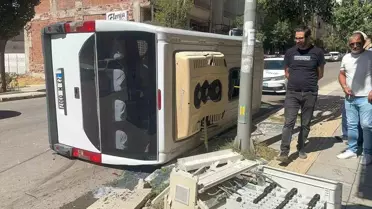 Elazığ'da Minibüs Devrildi