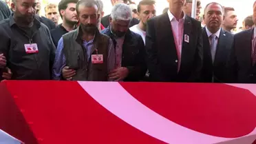 Şehit polis memleketi Şanlıurfa'da gözyaşları arasında defnedildi