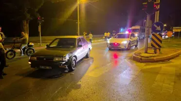 Antalya'da Otomobil Motosiklete Çarptı: 1 Yaralı