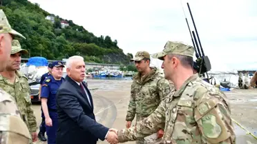 Vali Yıldırım'dan Denizdeki Cisim Uyarısı