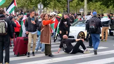Paris'te İsrail Protestosu